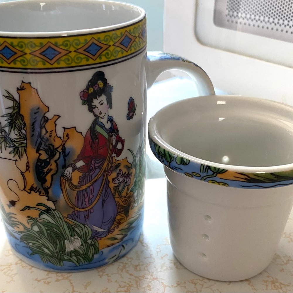 Porcelain Oriental Tea Mug with Infuser - Floral Geisha Design